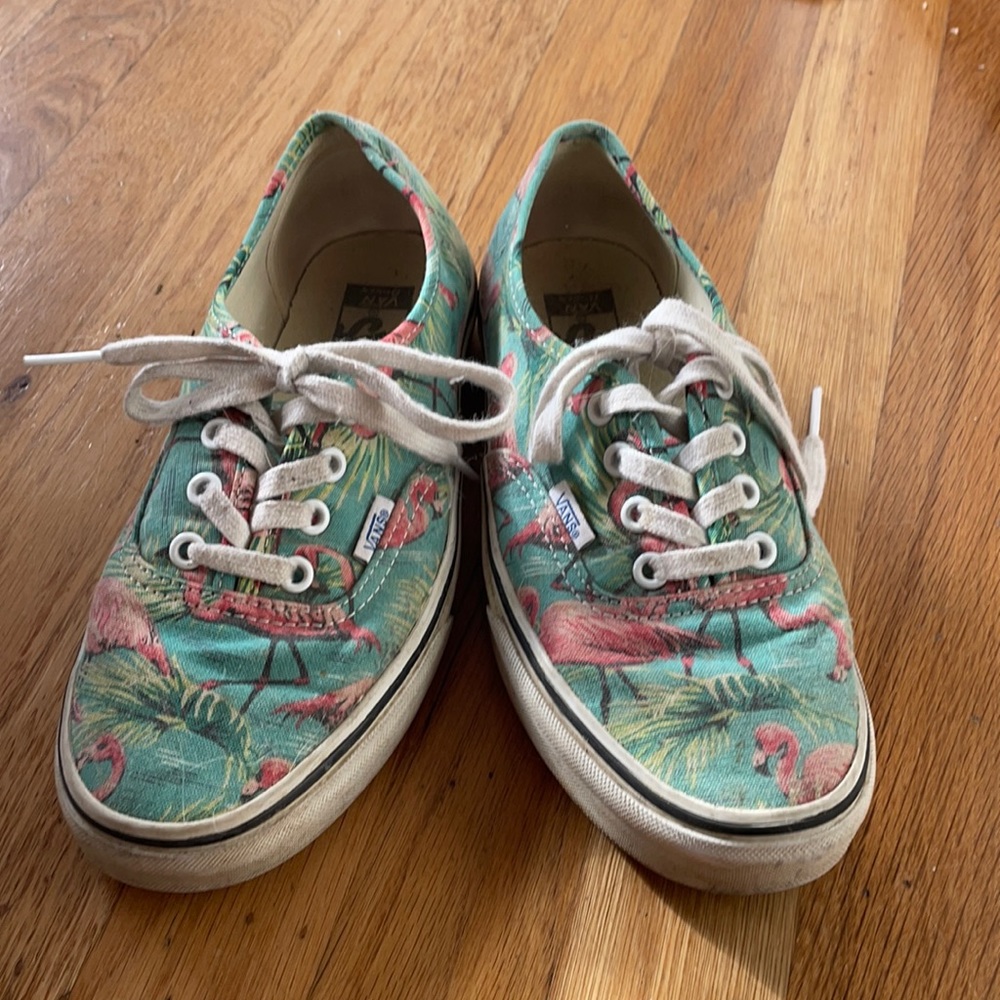 Vans flamingo women’s classic shoe. Women 7.5.  Good used condition